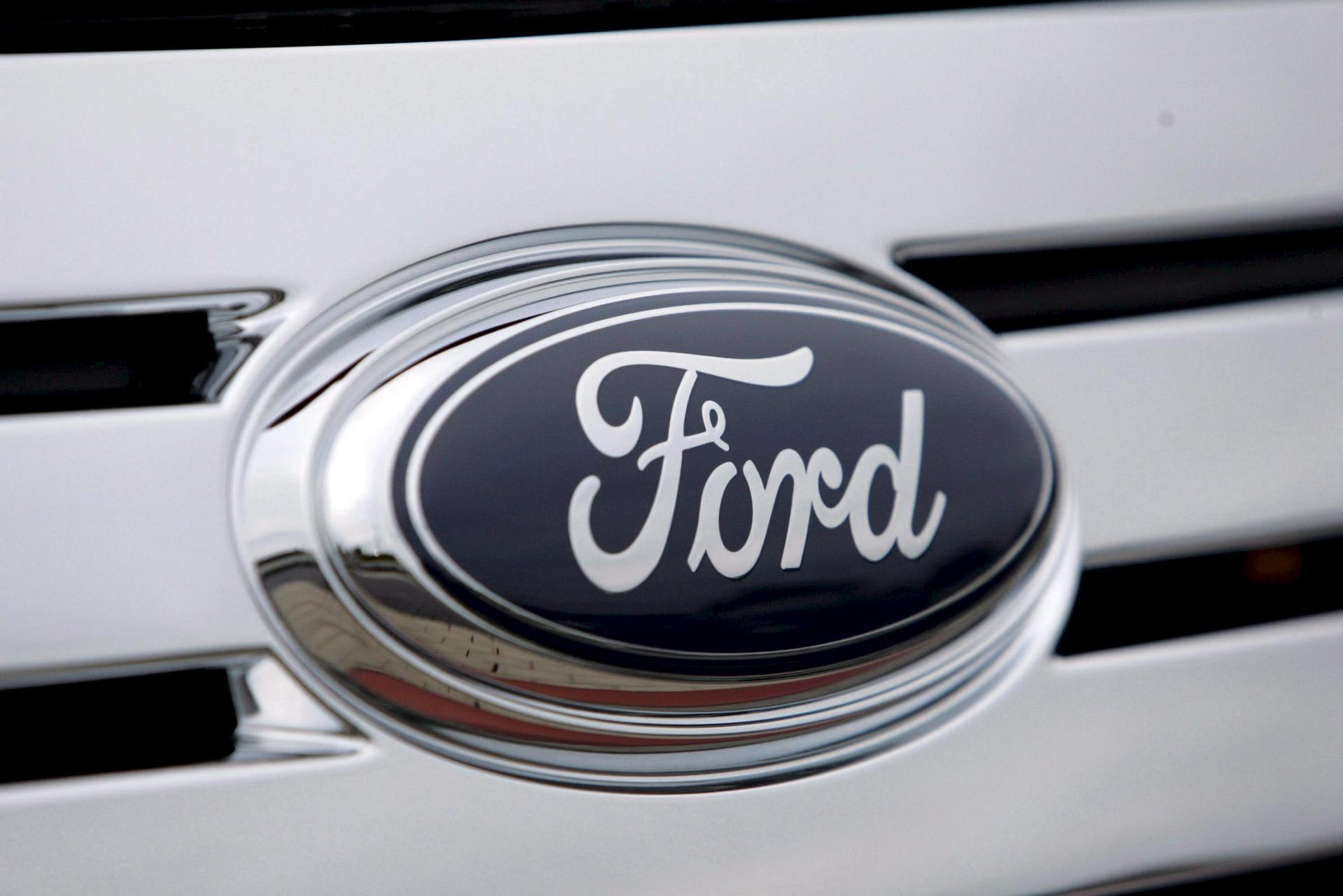Foto de archivo del logo de Ford. EFE/Jeff Kowalsky
