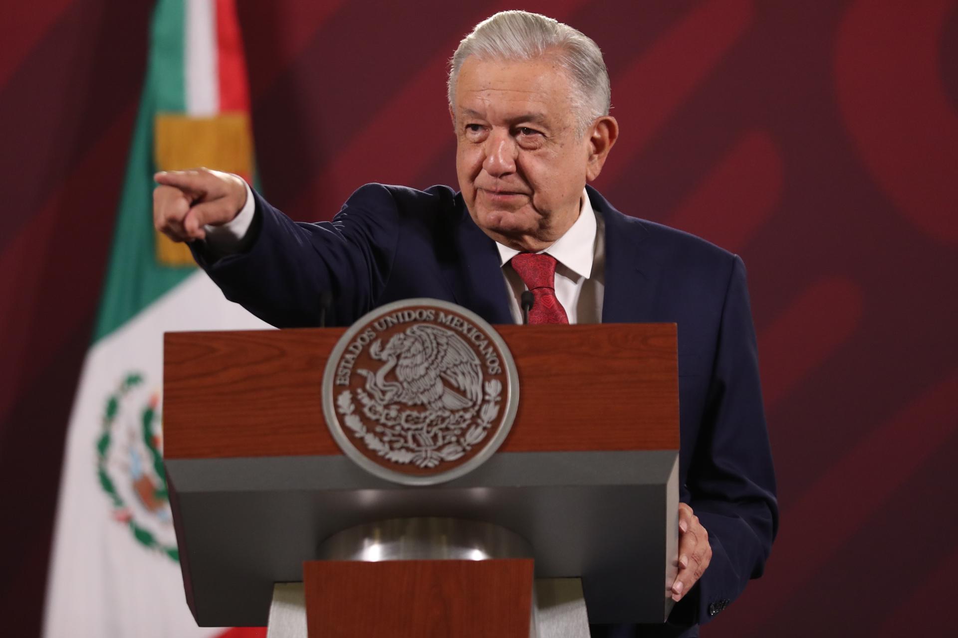 El presidente de México, Andrés Manuel López Obrador, durante su conferencia matutina hoy, en Palacio Nacional en Ciudad de México (México). EFE/Sáshenka Gutiérrez
