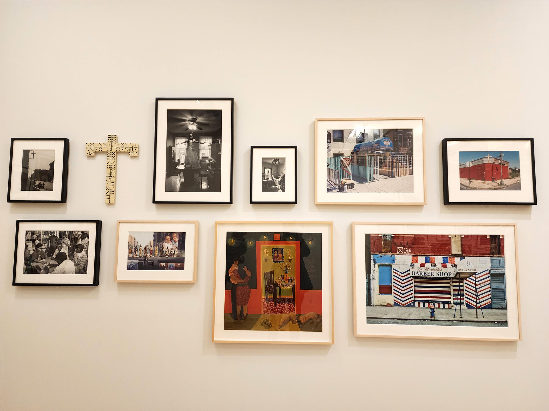 Fotografía de algunas de las obras de la muestra 