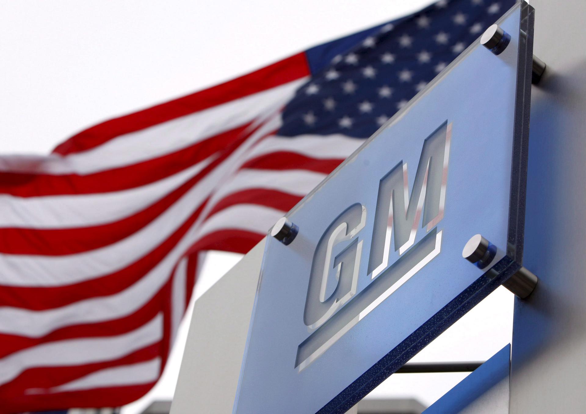 Fotografía de archivo del logotipo de la compañía General Motors. EFE/Jeff Kowalsky
