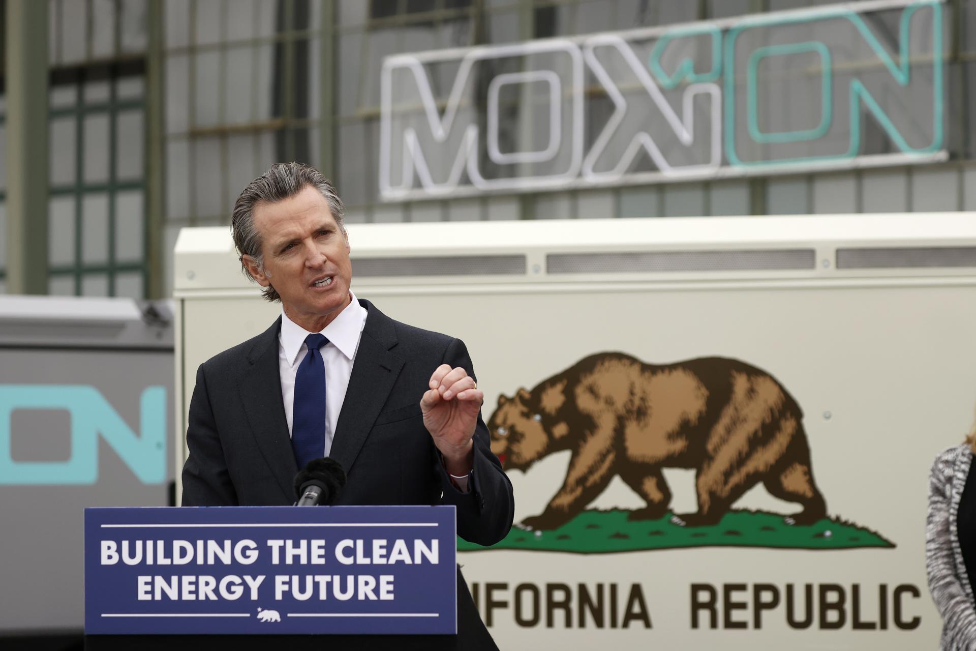 Fotografía de archivo del gobernador de California, Gavin Newsom. EFE/EPA/JOHN G. MABANGLO
