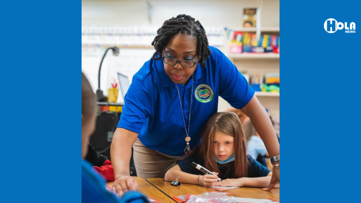 Escasez de maestros en escuelas muestra signos de mejoría