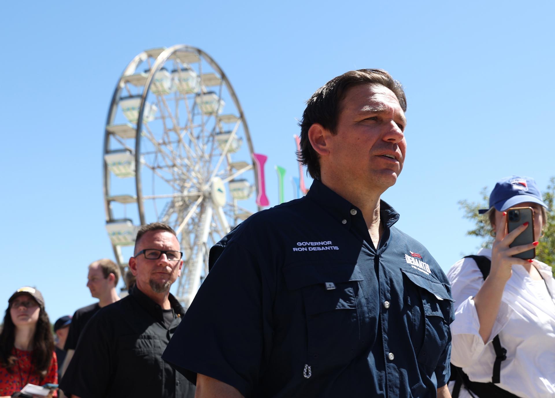 DeSantis sugiere a Disney que abandone la demanda contra Florida EFE/EPA/ALEX WROBLEWSKI