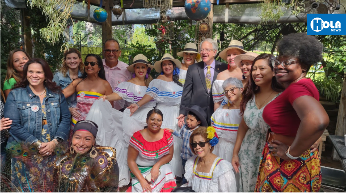 Hispanos se “toman un café” con el Alcalde