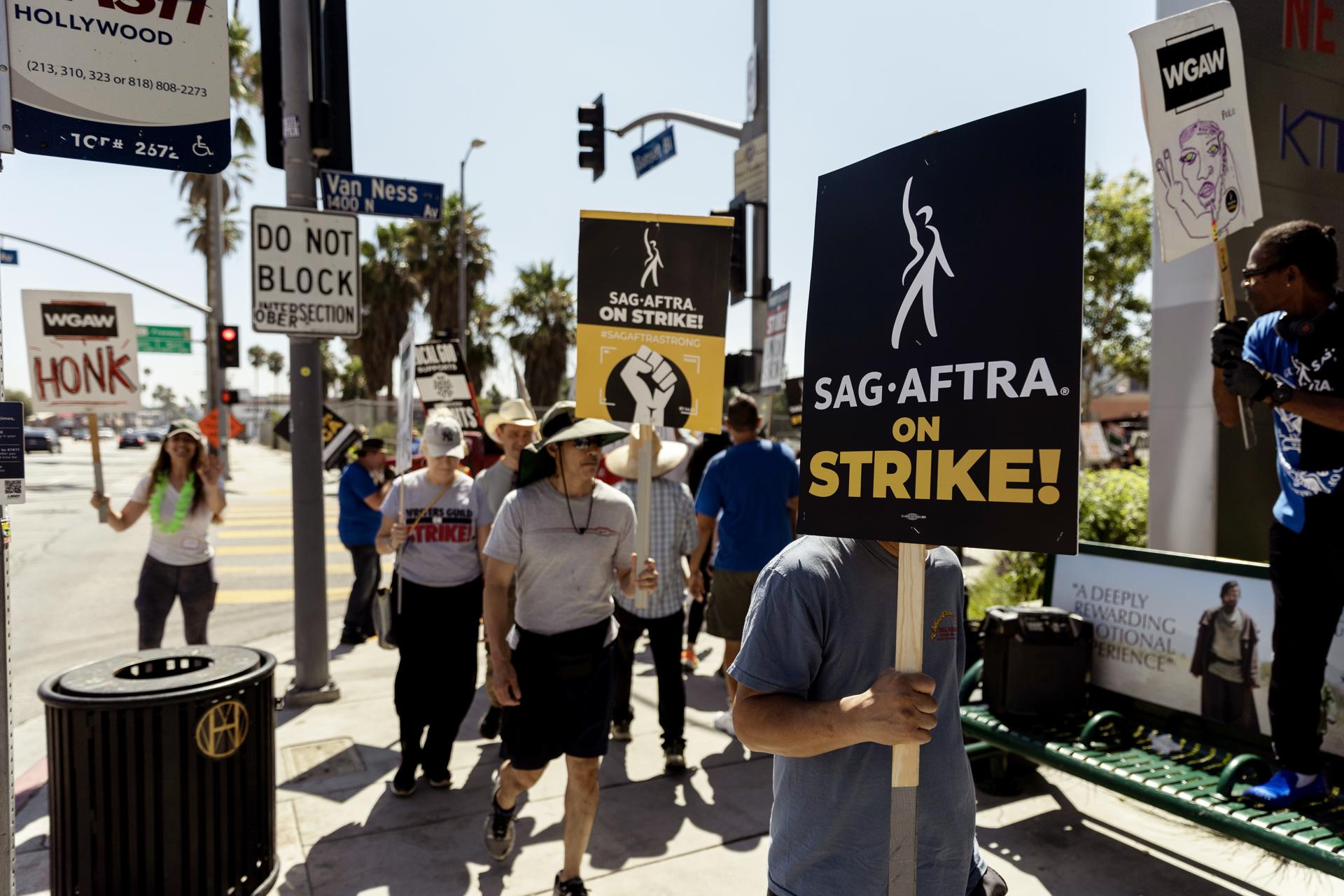 La Academia de Hollywood pospone los premios de los Gobernadores debido a las huelgas Imagen de archivo. EFE/EPA/ETIENNE LAURENT
