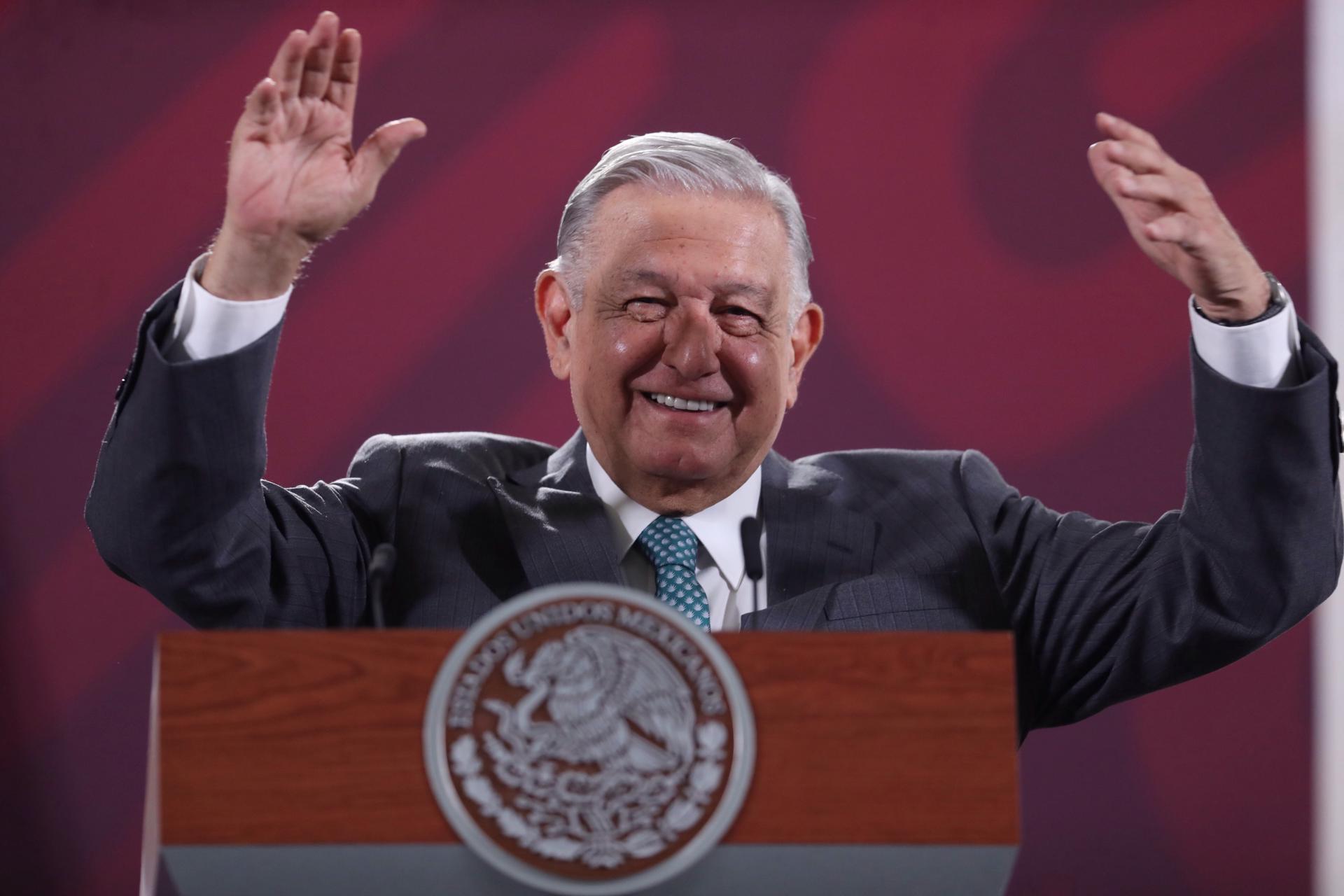El presidente mexicano López Obrador inicia un viaje de trabajo a Colombia y Chile El Presidente de México, Andrés Manuel López Obrador, durante su conferencia matutina hoy, en Palacio Nacional de la Ciudad de México (México). EFE/Sáshenka Gutiérrez
