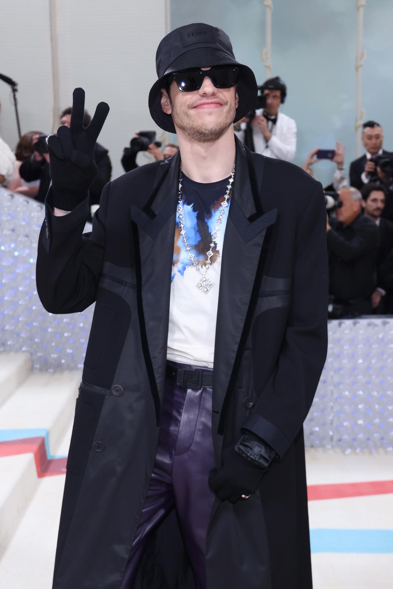 “Saturday Night Live” vuelve tras la huelga de guionistas con Pete Davidson y Bad Bunny Archivo. EFE/EPA/JUSTIN LANE