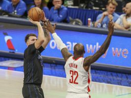 El guardia de los Dallas Mavericks, Luka Doncic, en el partido de baloncesto de la NBA entre los Dallas Mavericks y los Houston Rockets, este 28 de noviembre de 2023. (Baloncesto, Eslovenia) EFE/EPA/Adam Davis
