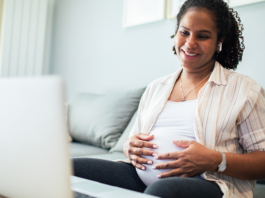 Asesoran a madres latinas discriminadas en el trabajo