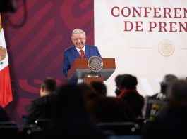 Fotografía cedida hoy por la presidencia de México, del mandatario mexicano, Andrés Manuel López Obrador, durante una rueda de prensa en Palacio Nacional de la Ciudad de México (México). EFE/Presidencia de México/SOLO USO EDITORIAL/SOLO DISPONIBLE PARA ILUSTRAR LA NOTICIA QUE ACOMPAÑA(CRÉDITO OBLIGATORIO)
