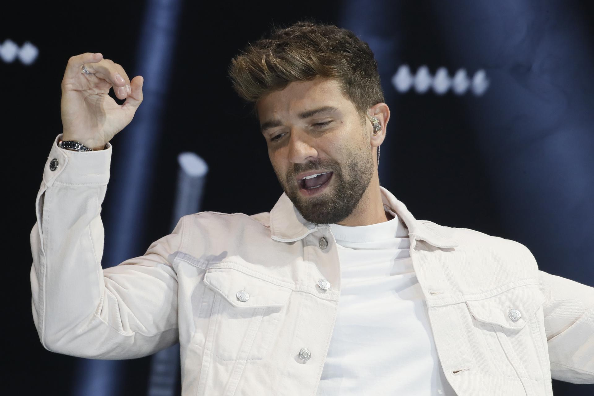 Pablo Alborán canta su ‘Cu4rta Hoja’ a una entregada Bogotá El cantante español Pablo Alborán fue registrado este domingo, 3 de diciembre, durante un concierto de su gira 'La Cu4rta Hoja', en el coliseo Movistar Arena, en Bogotá (Colombia). EFE/Carlos Ortega