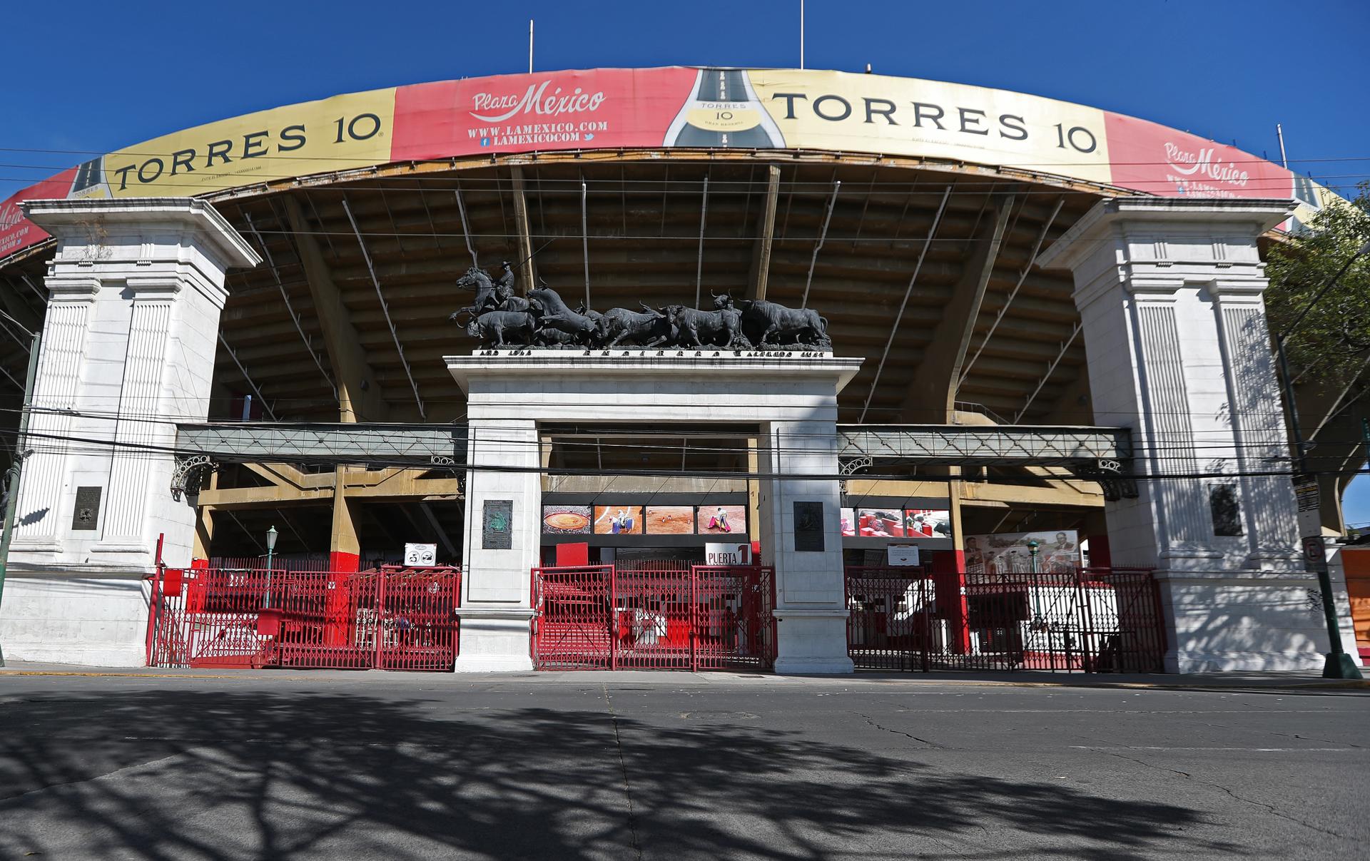 El Supremo de México revoca la prohibición a las corridas de toros en la plaza capitalina Fotografía de archivo de una vista general de la Plaza de Toros México, en Ciudad de México (México). EFE/Mario Guzmán