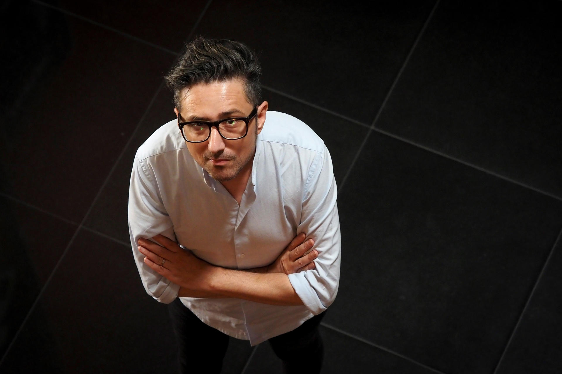 Patricio Pron: “La realidad es una mala escritora de libros” Fotografía de archivo fechada el 3 de junio de 2019 que muestra al escritor argentino Patricio Pron mientras posa en Valladolid (España). EFE/ R.García