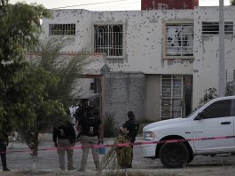Vista de impactos de bala en la zona de donde ocurrió un tiroteo en la ciudad de Morelia, estado de Michoacán (México). Imagen de archivo. EFE/Iván Villanueva
