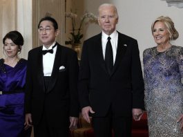 Joe Biden y su esposa, Jill, ganaron cerca de 620.000 dólares en 2023 Archivo. EFE/EPA/Yuri Gripas / POOL