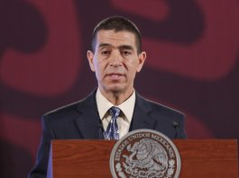 El Aeropuerto de Ciudad de México invertirá más de 128 millones de dólares este año El director del Aeropuerto Internacional de la Ciudad de México (AICM), José Ramón Rivera, participa este jueves en la conferencia matutina del presidente de México, Andrés Manuel López Obrador, en Palacio Nacional de la Ciudad de México (México). EFE/ Isaac Esquivel