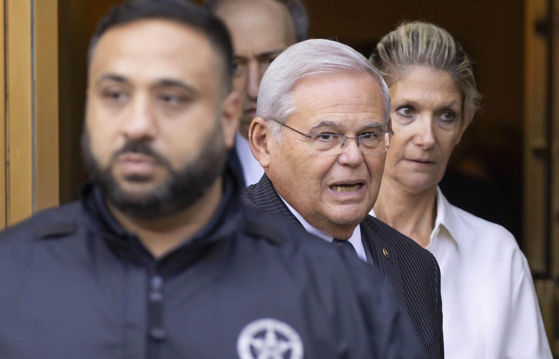 La esposa de Bob Menéndez sufre cáncer de mama en grado 3, informó el senador Archivo. EFE/EPA/JUSTIN LANE