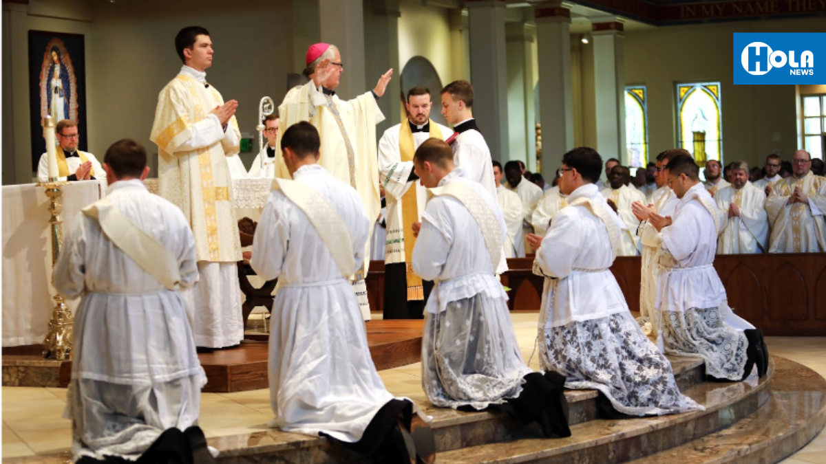 Diócesis de Charlotte ordena a nuevos sacerdotes
