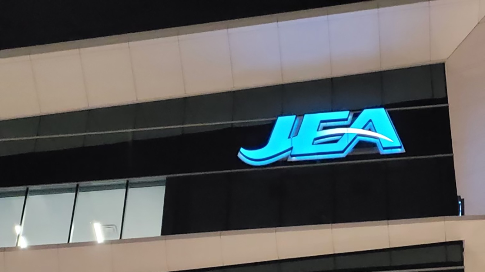 JEA restablecerá tarifa para pagos con tarjeta de débito o crédito