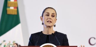 Sheinbaum afirma que las inversiones de EEUU “están protegidas” pese a la reforma judicial La presidenta de México, Claudia Sheinbaum, participa este miércoles durante su conferencia de prensa matutina en Palacio Nacional, en la Ciudad de México (México). EFE/ José Méndez