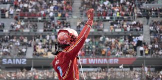 Gran Premio de México dejará beneficios económicos por más de 978 millones de dólares El piloto español del equipo Ferrari Carlos Sainz, celebra tras ganar este domingo en el Gran Premio de Fórmula 1 en el autódromo Hermanos Rodriguez de la Ciudad de México (México). EFE/José Méndez