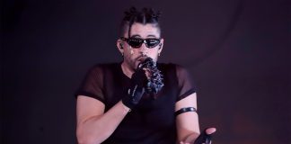 Bad Bunny insta a no rendirse y luchar por “un mejor Puerto Rico” tras la victoria del PNP El artista puertorriqueño Bad Bunny, instó este miércoles a no rendirse y continuar luchando por "un mejor Puerto Rico", porque "nada fue en vano" y "cada vez son más los que despiertan", tras la victoria del Partido Nuevo Progresista (PNP) en las elecciones celebradas la noche del martes en la isla caribeña. Archivo. EFE/Thais Llorca