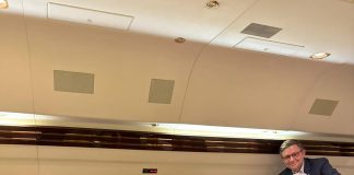 Los Trump vuelven a promocionar McDonald’s junto a Kennedy, apóstol de la comida sana Captura de pantalla tomada de la cuenta oficial de X de @DonaldJTrumpJr donde se observa al presidente electo de EE.UU., Donald Trump (2-i) al magnate Elon Musk (i), a Donald Trump Jr (2-d) y al político Robert F. Kennedy Jr , posando durante un vuelo. EFE/ @donaldjtrumpjr SOLO USO EDITORIAL/SOLO DISPONIBLE PARA ILUSTRAR LA NOTICIA QUE ACOMPAÑA (CRÉDITO OBLIGATORIO)