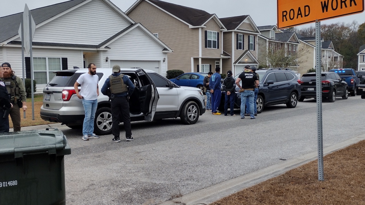 ICE realiza operativo en Goose Creek