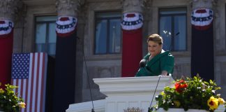 Lanzan una nueva ruta de vuelo directo entre Puerto Rico y Costa Rica Imagen de archivo de la gobernadora de Puerto Rico, Jenniffer González. EFE/ Thais Llorca