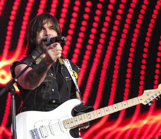 Juanes actuará en los parques Universal por las fiestas del Mardi Gras Imagen de archivo del cantante colombiano Juanes, durante un concierto que en Las Palmas de Gran Canaria. EFE/Ángel Medina G.