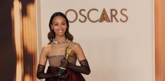 República Dominicana felicita a Zoe Saldaña tras ser premiada con su primer Óscar Zoe Saldaña posa con el Óscar a mejor actriz de reparto por 'Emilia Pérez' ayer domingo, en la 97º edición de los premios Óscar en el teatro Dolby en Los Ángeles (EE.UU.). EFE/ Octavio Guzmán