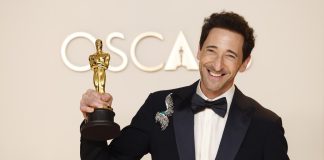 Adrien Brody bate el récord con el discurso más largo en la historia de los Óscar Adrien Brody, ganador del Óscar a mejor actor por 'The Brutalist', posa en la sala de prensa durante la 97ª ceremonia anual de los Premios de la Academia en el Dolby Theatre del barrio de Hollywood de Los Ángeles, California, Estados Unidos. EFE/CAROLINE BREHMAN