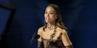 ‘Emilia Pérez’ se estrella en unos Óscar donde Zoe Saldaña fue su única alegría destacada Zoe Saldana habla en el escenario tras ganar el Óscar a la Mejor Actriz de Reparto por 'Emilia Pérez' durante la 97 ceremonia anual de los Premios Oscar en el Teatro Dolby del barrio de Hollywood de Los Ángeles, California, EE.UU. EFE/EPA/ALLISON DINNER
