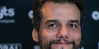 Wagner Moura busca impulsar la representación brasileña en Hollywood con ‘Dope Thief’ Fotografía de archivo del 19 de agosto de 2019 del actor y director brasileño Wagner Moura durante una rueda de prensa en Santiago (Chile). EFE/ Alberto Valdés