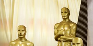 Los Óscar 2025 arrancan con un emotivo homenaje por los incendios de Los Ángeles Réplicas de estatuas de los Oscar en la alfombra roja de la 97a ceremonia anual de los Premios de la Academia en el Dolby Theatre en el barrio de Hollywood de Los Ángeles, California, Estados Unidos, 02 de marzo de 2025. EFE/EPA/CAROLINE BREHMAN