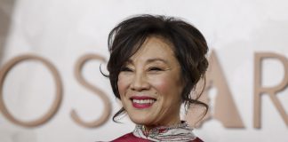 Resistencia, prudencia y champagne: los Óscar pasan página a otro año turbulento La productora estadounidense y presidenta de la Academia de Artes y Ciencias Cinematográficas, Janet Yang, llega a la alfombra roja de la 97ª ceremonia anual de los Premios de la Academia en el Dolby Theatre del barrio de Hollywood de Los Ángeles, California, EE.UU., el 02 de marzo de 2025. EFE/EPA/CAROLINE BREHMAN