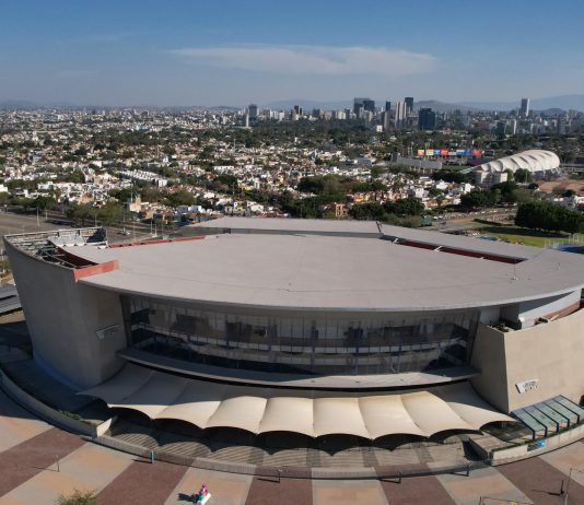 Autoridades mexicanas abren investigación por homenaje a líder de cartel en concierto Fotografía de drone del Auditorio Telmex este lunes en el municipio de Zapopan, Jalisco (México). EFE/Francisco Guasco