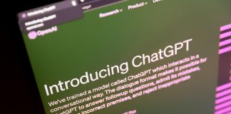 ChatGPT y The Washington Post anuncian una “alianza estratégica” para acceso a noticias Fotografía de archivo de una computadora con la portada de ChatGPT. EFE/ Rayner Peña R.