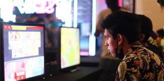México es el mayor mercado de videojuegos en Latinoamérica con 2.300 millones de dólares Fotografía de archivo que muestra a jóvenes jugando videojuegos en Querétaro (México). EFE/Sergio Adrián Ángeles