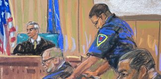 La productora polaca Kaja Sokola acusa a Weinstein de abusos cuando ella tenía 16 años Fotografía de un dibujo realizado por la artista Jane Rosenberg donde aparece un oficial (c) llevando en una silla de ruedas al acusado Harvey Weinstein (i) este miércoles, junto al fiscal de distrito de Manhattan, Da Alvin Bragg (d), durante las declaraciones de apertura del juicio contra el productor iniciado en un tribunal penal de Manhattan en Nueva York (Estados Unidos). EFE/Jane Rosenberg