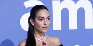 Georgina Rodríguez cumple su “sueño” de asistir a la Met Gala Archivo. EFE/EPA/SEBASTIEN NOGIER