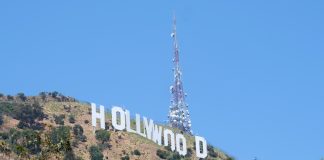 Los aranceles a películas extranjeras, ¿resucitarían Hollywood o sentenciarían su muerte? Fotografía de archivo del letrero de Hollywood, en el Lake View Park, en Los Ángeles (EEUU). EFE/ Mónica Rubalcava