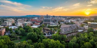 Avanzan esfuerzos para construir un centro de conferencias