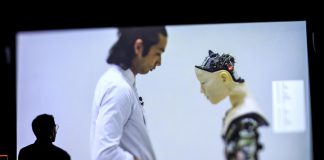 Museo en Miami ofrece una mirada a la interacción humana con la IA y sus dilemas éticos EFE/EPA/CRISTOBAL HERRERA-ULASHKEVICH