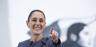 México admite que “no hay fecha” para reanudar exportaciones de ganado a EE.UU. por plaga La presidenta de México, Claudia Sheinbaum, habla durante una rueda de prensa este viernes, en Palacio Nacional de la Ciudad de México (México). EFE/ Mario Guzmán