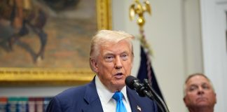 Trump niega responsabilidad en la cancelación del programa del comediante Stephen Colbert EFE/EPA/YURI GRIPAS / POOL