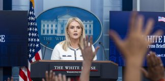 La Casa Blanca dice que sigue negociando con la UE y no se extenderá el plazo de aranceles EFE/EPA/JIM LO SCALZO