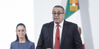 La empresa Bimbo anuncia una inversión en México de 2.000 millones de dólares hasta 2028 El director general de Bimbo, José Manuel González Guzmán, habla en una rueda de prensa este jueves, en el Palacio Nacional, en Ciudad de México (México). EFE/ Isaac Esquivel