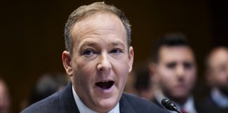 Administración Trump anuncia plan para derogar regulaciones sobre emisiones contaminantes Archivo. EFE/EPA/JIM LO SCALZO