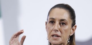 México pedirá a EE. UU. la extradición de la socia de la guardería donde murieron 49 bebés La presidenta de México, Claudia Sheinbaum, habla durante una rueda de prensa este lunes, en Palacio Nacional de Ciudad de México (México). EFE/ Sáshenka Gutiérrez